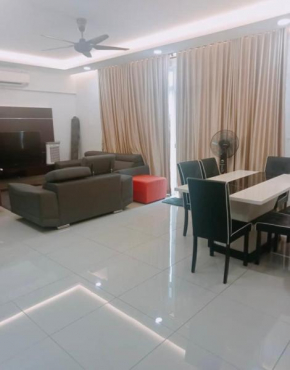 MR 2 HOMESTAY PUTRAJAYA WITH POOL,GARDEN AND GYM